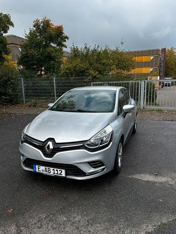 Silber Gebraucht 2017 Renault Clio IV Life Limousine | 6.600 € (Fairer Preis) - Bild 1/4