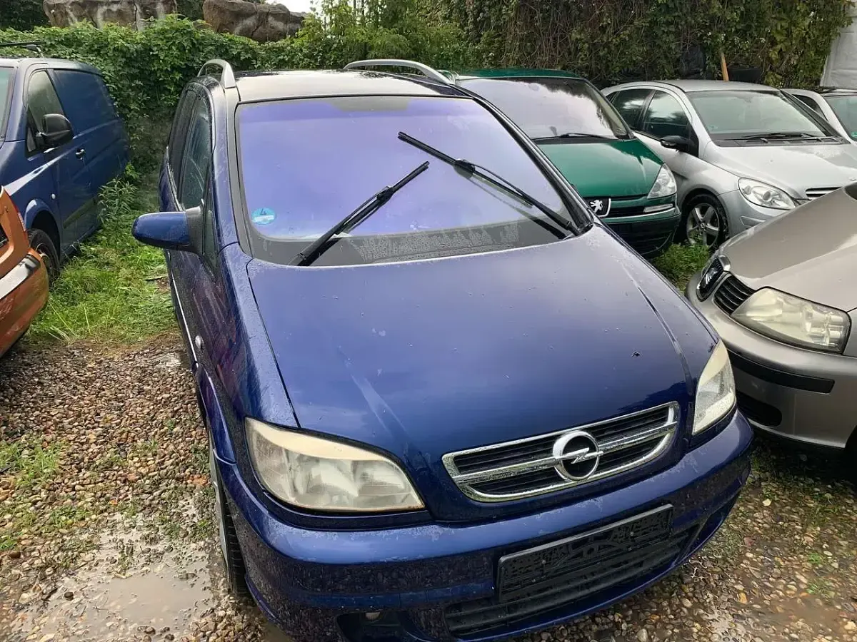 Gebraucht Opel Zafira Edition 147 PS (108 kW) 2004 Ultrablau mi2 Van / Kleinbus