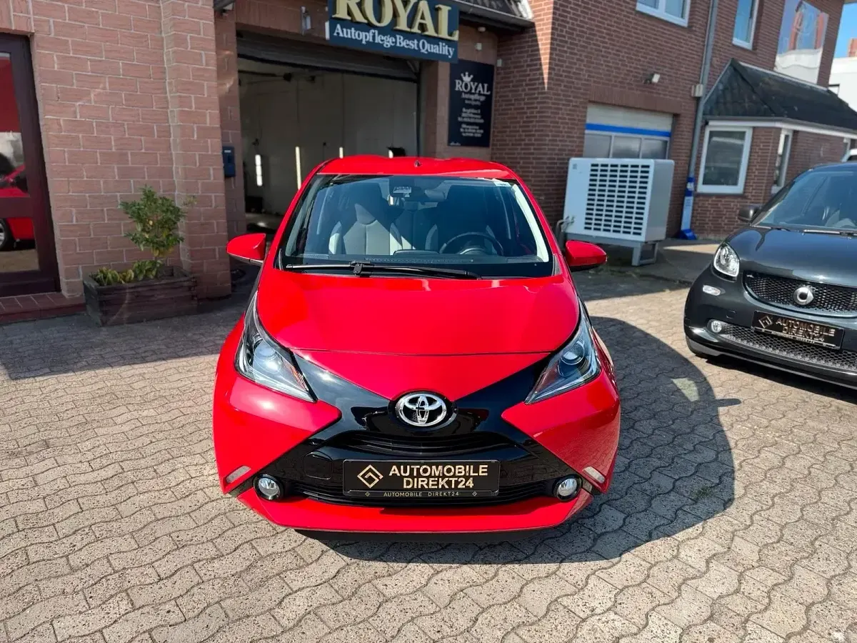 Gebraucht Toyota Aygo Edition-S 69 PS (50 kW) 2016 Rot Kleinwagen