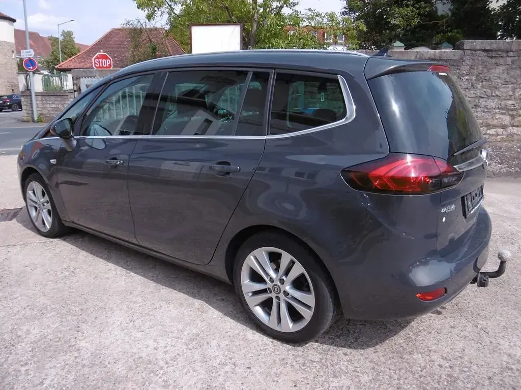 Gebraucht Opel Zafira Innovation 136 PS (100 kW) 2014 Braun Van / Kleinbus