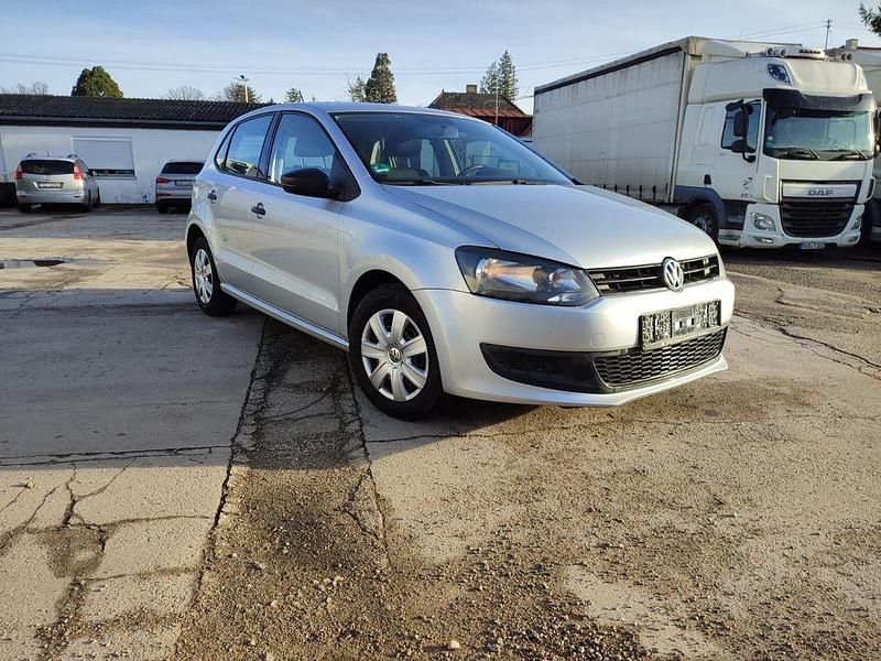 Silber Gebraucht 2012 VW Polo Trendline Limousine | 5.300 € (Fairer Preis) - Bild 1/4