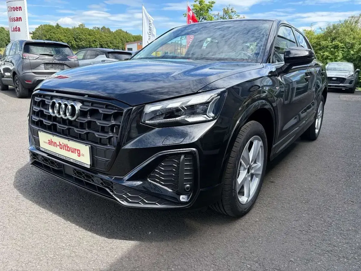 Gebraucht Audi Q2 S-Line 150 PS (110 kW) 2026 Schwarz SUV