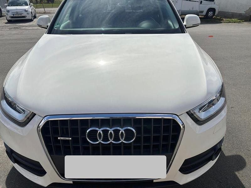 Weiß Gebraucht 2011 Audi Q3 SUV | 8.400 € (Guter Preis) - Bild 1/4