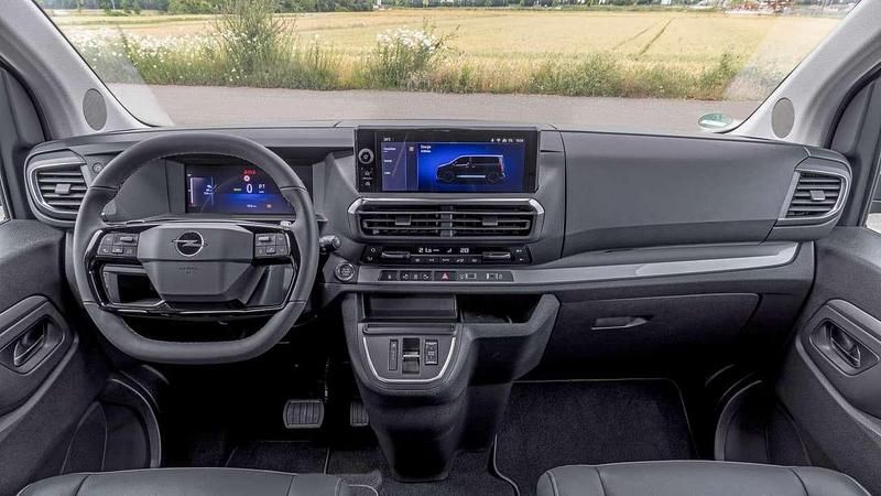 Neu Opel Zafira 179 PS (131 kW) 2025 Kontrast grau Van / Kleinbus