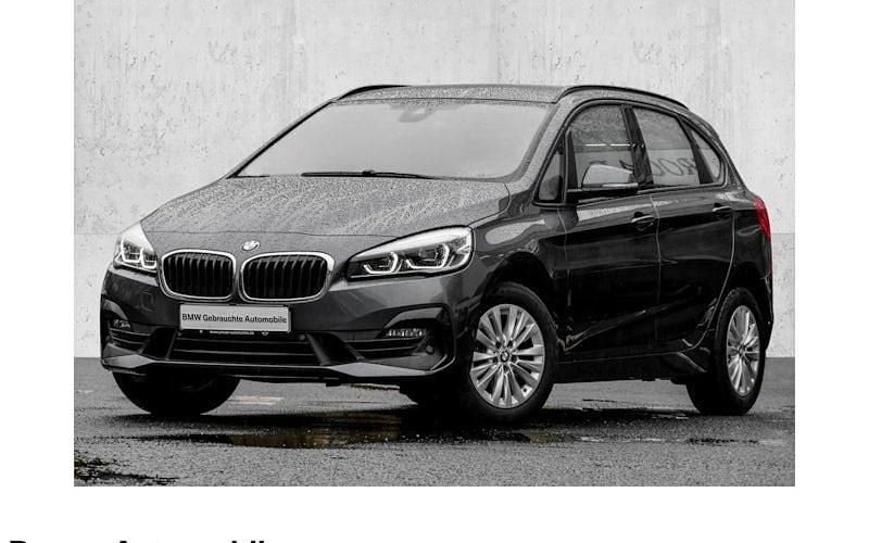 Gebraucht BMW 220 Advantage 192 PS (141 kW) 2020 Grau Van / Kleinbus