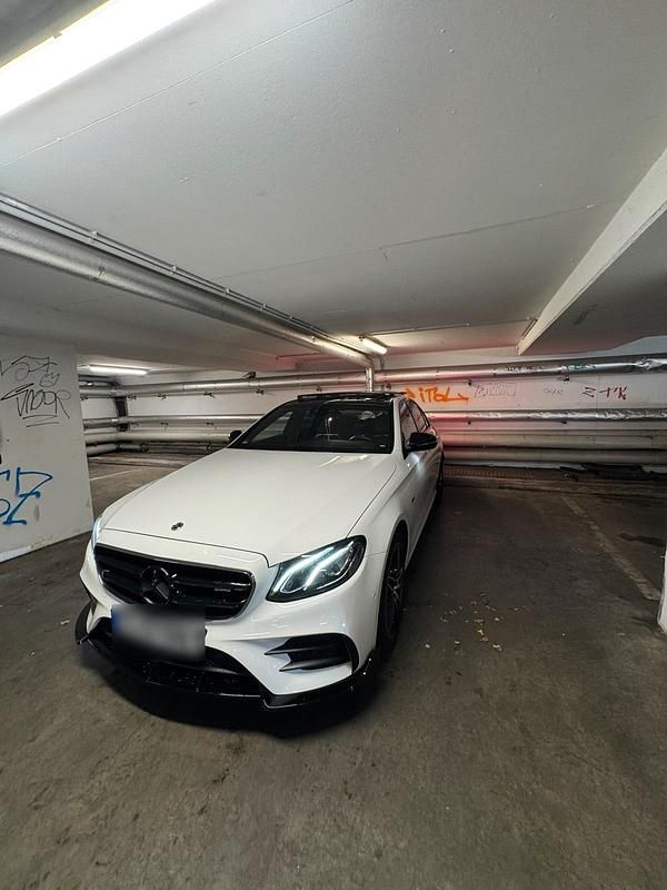 Weiß Gebraucht 2018 Mercedes E350 AMG Limousine | 28.900 € (Fairer Preis) - Bild 1/4