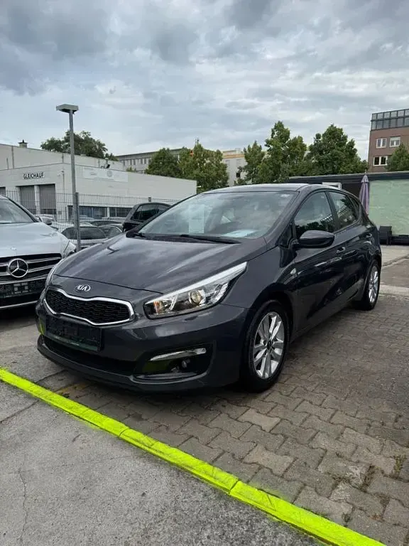 Gebraucht Kia Ceed Edition 7 99 PS (72 kW) 2016 Kleinwagen