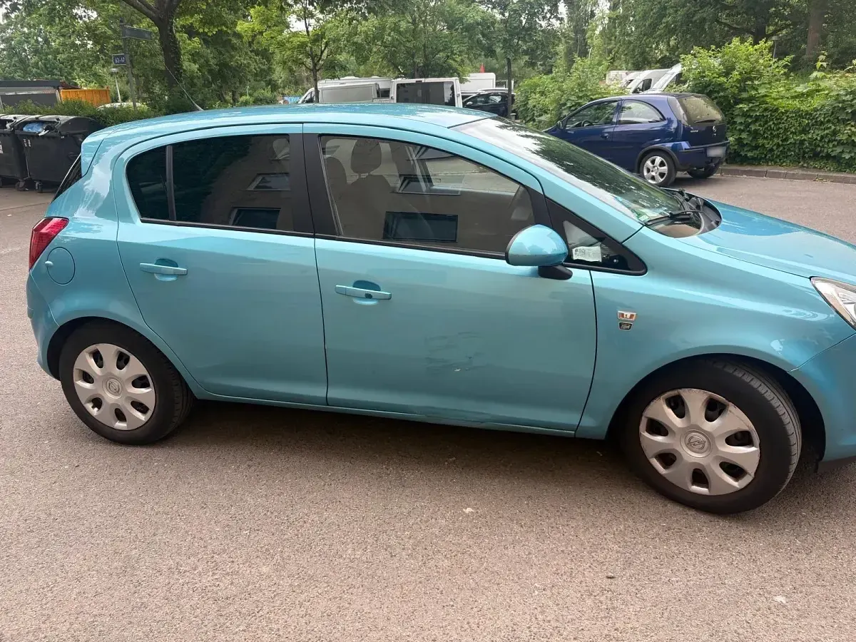 Gebraucht Opel Corsa 101 PS (74 kW) 2010 Andere farben Kleinwagen