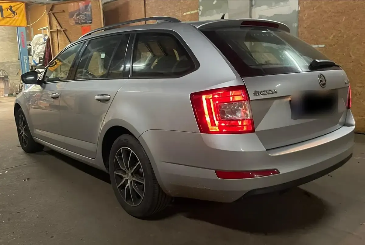 Gebraucht Skoda Octavia 105 PS (77 kW) 2014 Grau Kombi