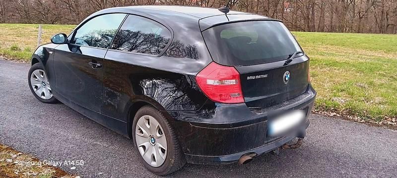 Gebraucht BMW 116 122 PS (89 kW) 2009 Schwarz Kleinwagen