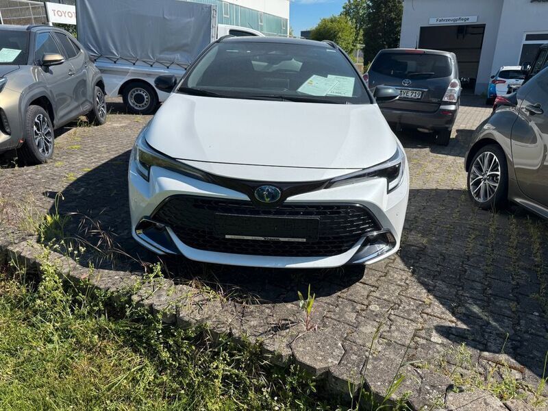 Neu Toyota Corolla 140 PS (102 kW) 2025 Weiß Limousine