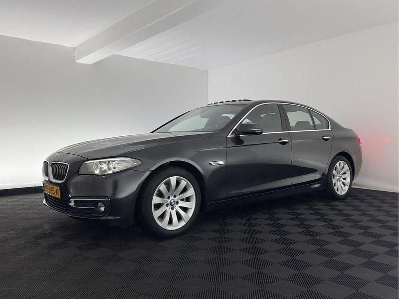 Gebraucht BMW 518 Executive 150 PS (110 kW) 2016 Grau Limousine