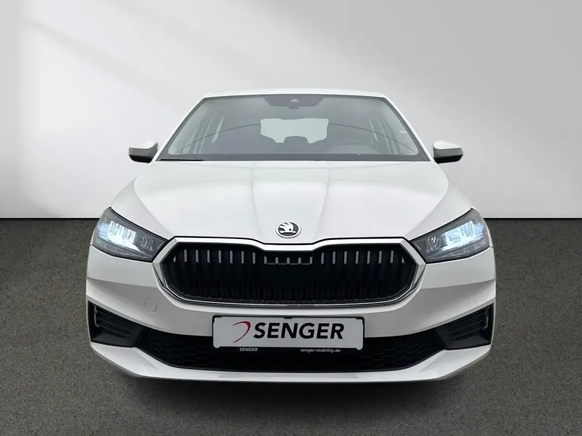 Gebraucht Skoda Fabia Active 65 PS (47 kW) 2023 Weiß Limousine