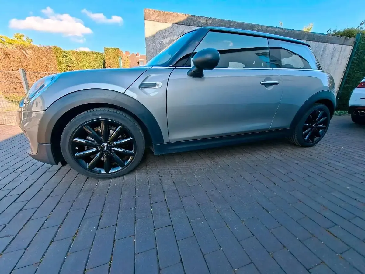 Usata Mini ONE 102 CV (75 kW) 2018 Argento Utilitaria
