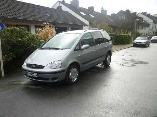 Gebraucht Ford Galaxy 131 PS (96 kW) 2003 Silber metallic Van / Kleinbus