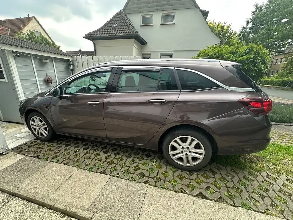 Gebraucht Opel Astra Innovation 136 PS (100 kW) 2016 Braun Kombi
