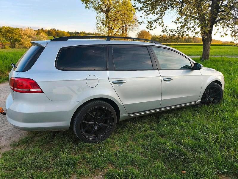 Gebraucht VW Passat 140 PS (102 kW) 2013 Silber Kombi