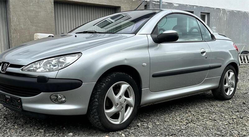 Silber Gebraucht 2002 Peugeot 206 CC Cabrio | 1.750 € - Bild 1/4