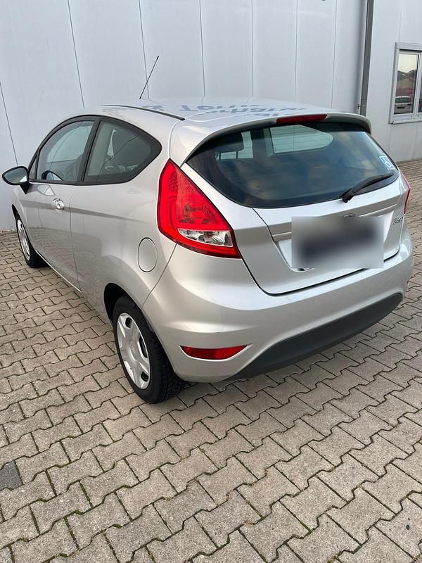 Gebraucht Ford Fiesta 60 PS (44 kW) 2009 Grau Kleinwagen