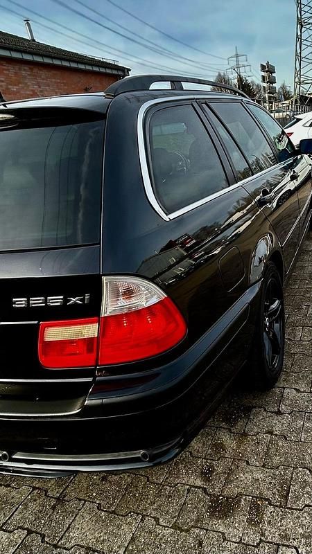 Gebraucht BMW 325 192 PS (141 kW) 2003 Schwarz Kombi