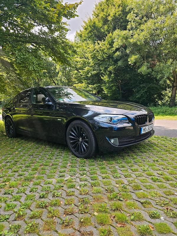 Gebraucht BMW 520 184 PS (135 kW) 2013 Schwarz Limousine