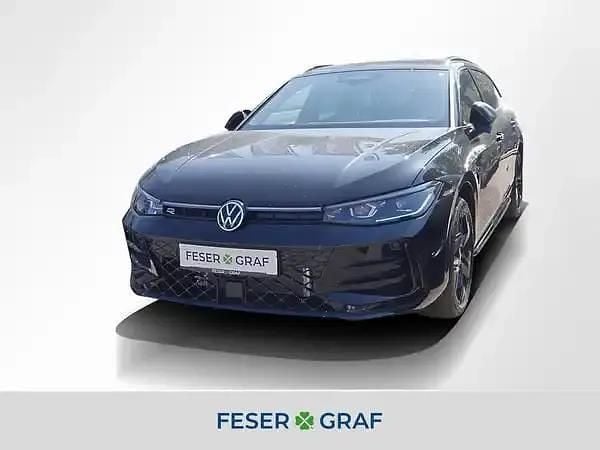 Grenadillschwarz metallic Neu 2025 VW Passat Kombi | 67.540 € - Bild 1/4