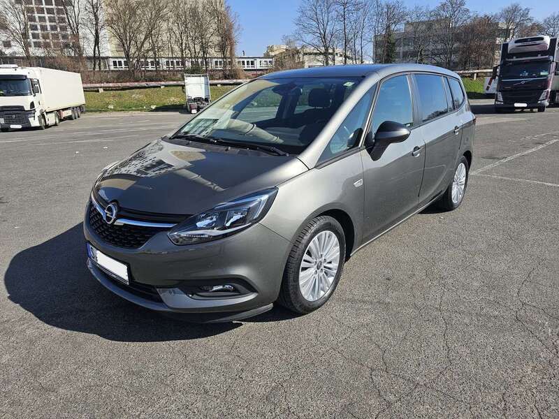 Grau Gebraucht 2018 Opel Zafira Van / Kleinbus | 16.450 € (Fairer Preis) - Bild 1/4