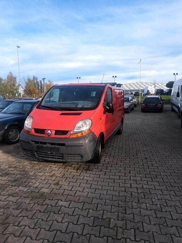 Rot Gebraucht 2004 Renault Trafic Van | 2.300 € - Bild 1/4