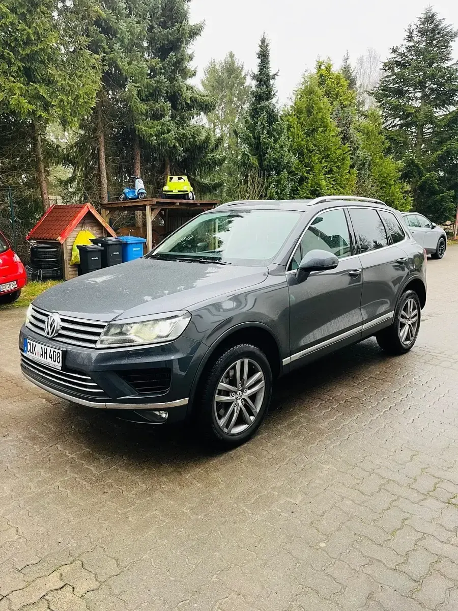 Gebraucht VW Touareg 262 PS (192 kW) 2016 Grau SUV