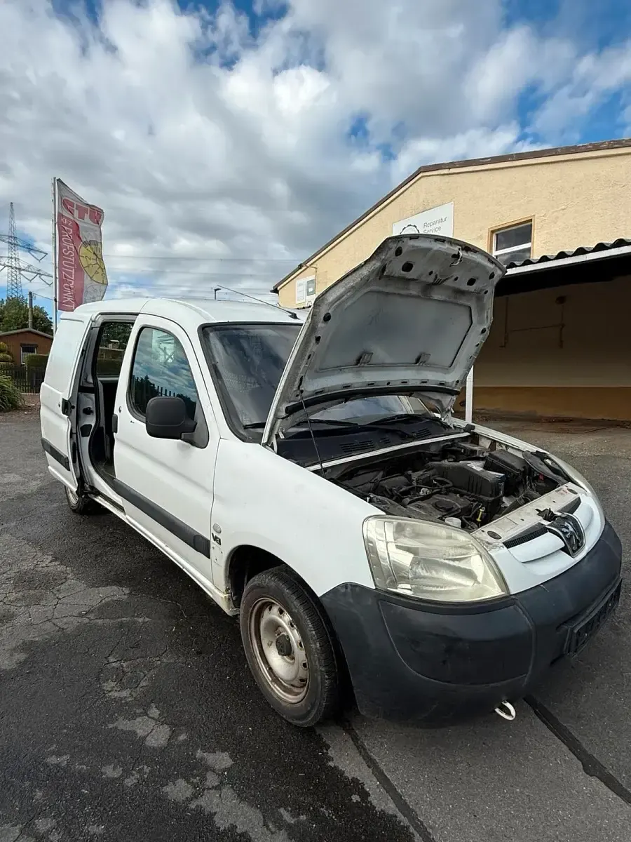 Gebraucht Peugeot Partner 75 PS (55 kW) 2008 Weiß Van / Kleinbus
