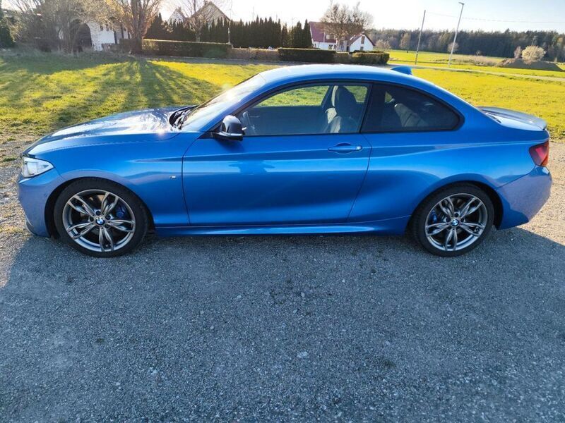 Blau Gebraucht 2016 BMW M235 Performance Coupé | 25.999 € (Fairer Preis) - Bild 1/4