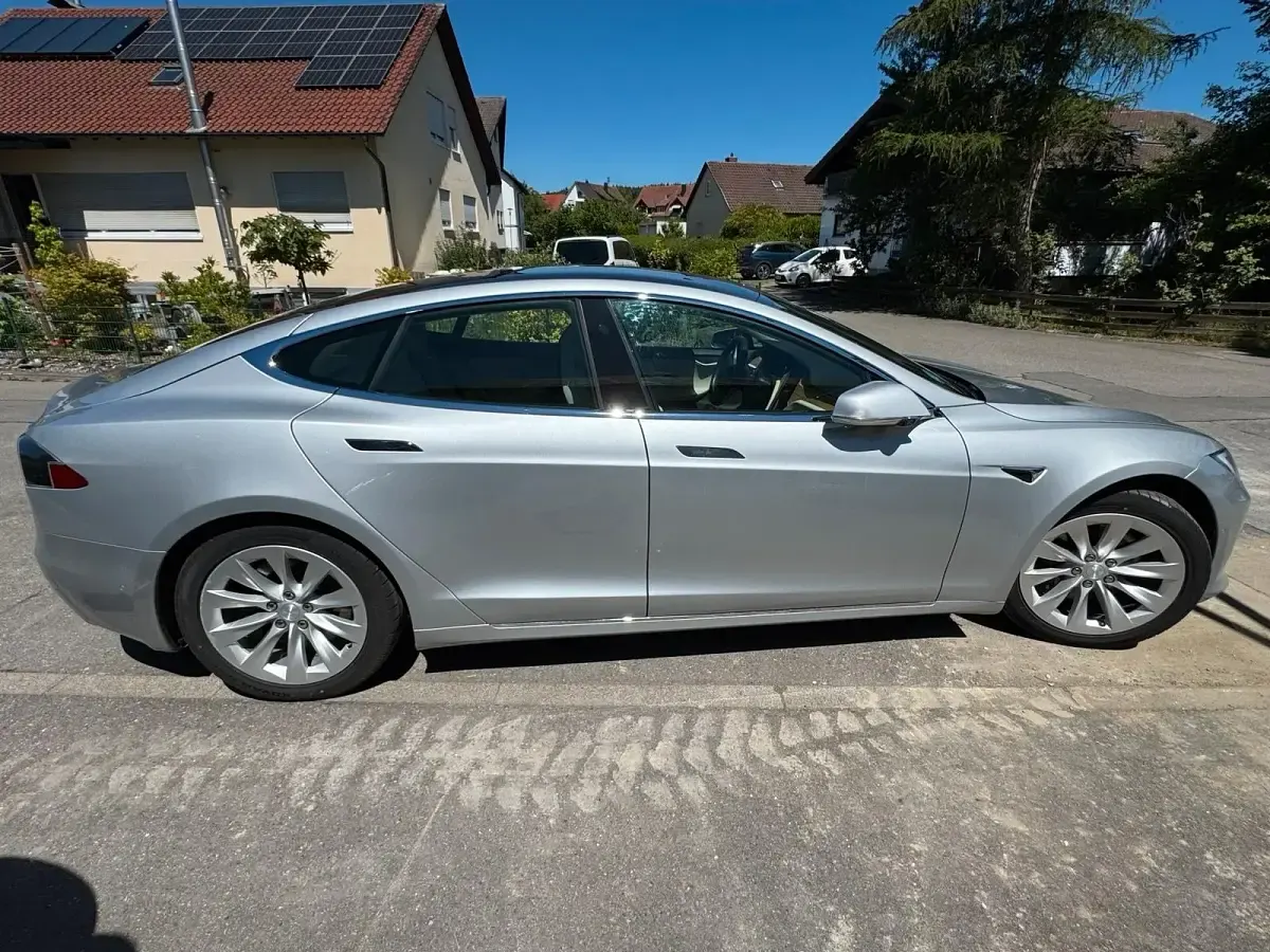 Used Tesla Model S 283 kW (386 HP) 2018 Grey Hatchback