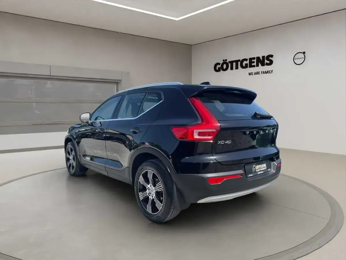 Gebraucht Volvo XC40 Inscription 163 PS (119 kW) 2021 Schwarz SUV