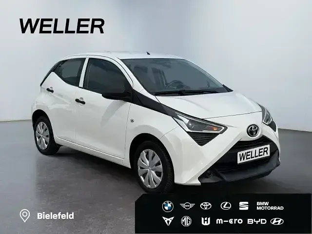 Gebraucht Toyota Aygo 72 PS (52 kW) 2018 Weiss Kleinwagen