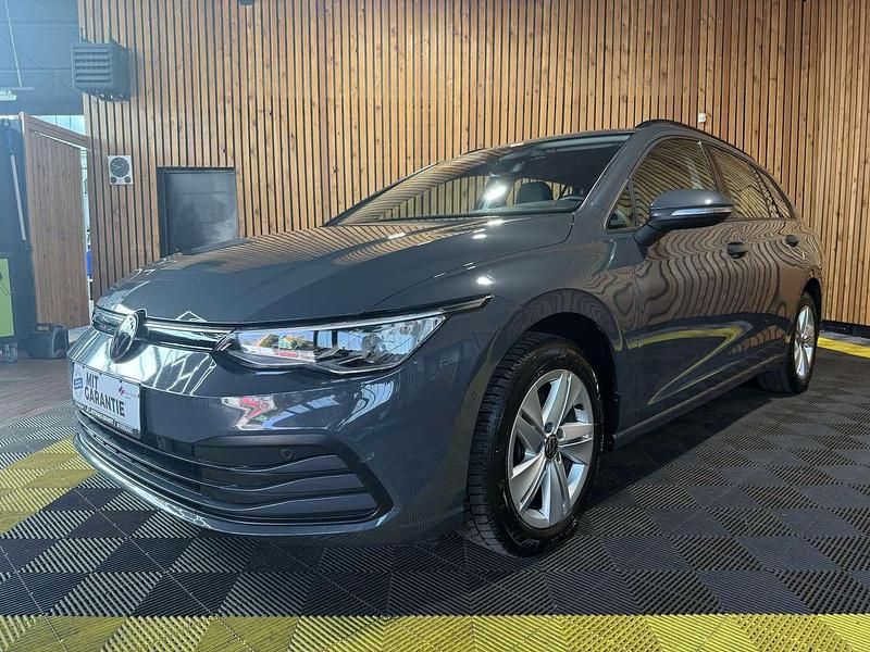 Grau Gebraucht 2022 VW Golf VIII Life Kombi | 20.900 € (Guter Preis) - Bild 1/4