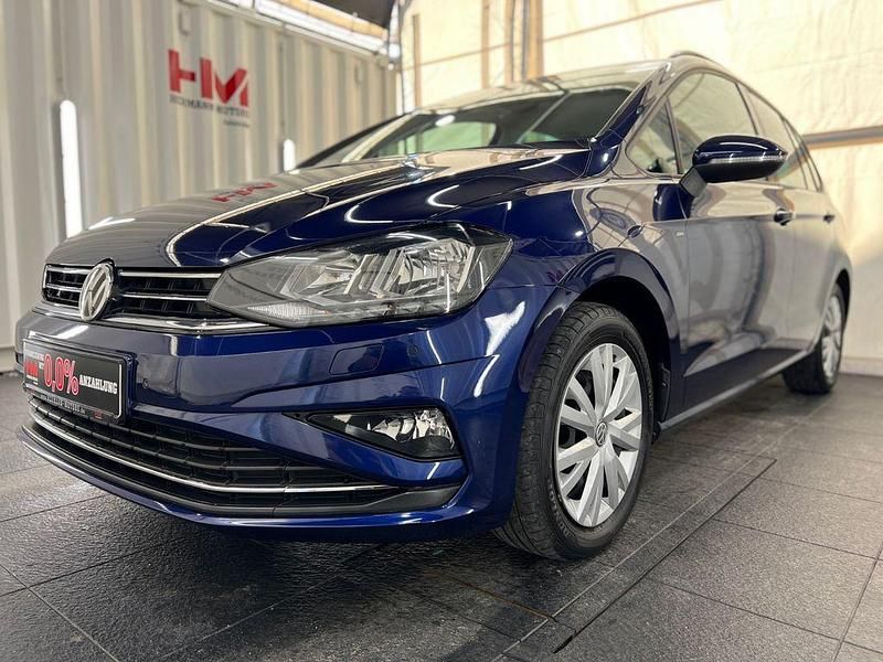 Blau Gebraucht 2018 VW Golf VII Join Limousine | 13.447 € (Guter Preis) - Bild 1/4