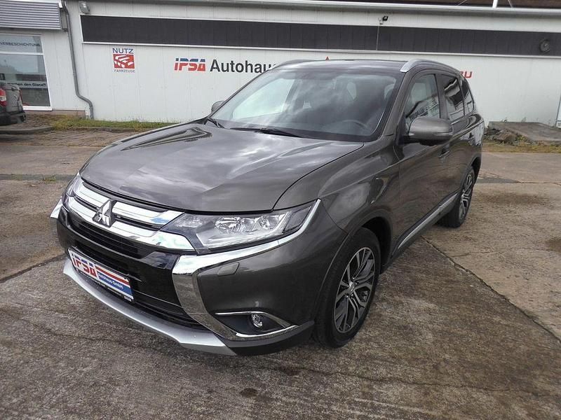 Braun Gebraucht 2018 Mitsubishi Outlander SUV | 15.995 € (Fairer Preis) - Bild 1/4