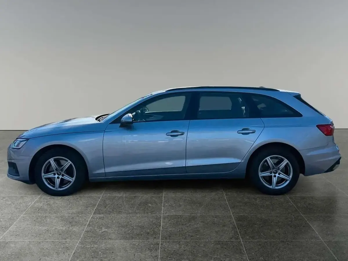 Gebraucht Audi A4 163 PS (119 kW) 2023 Silber Kombi