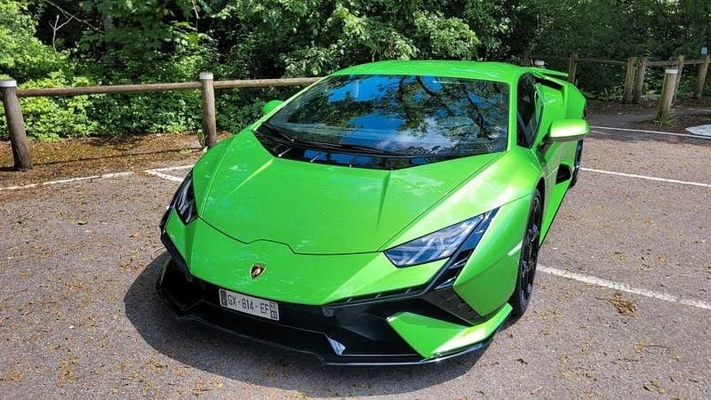Grün Gebraucht 2024 Lamborghini Huracán | 362.900 € - Bild 1/4