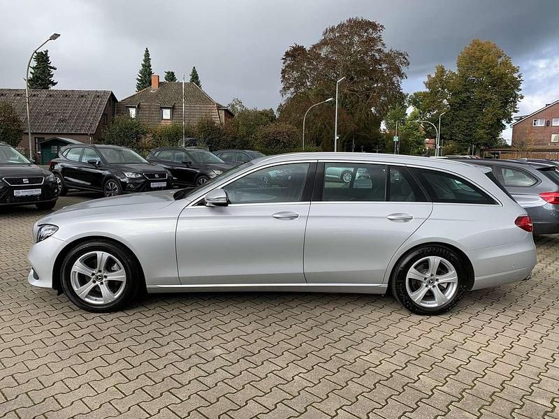 Gebraucht Mercedes E220 Avantgarde 194 PS (142 kW) 2018 Iridiumsilber  metalliclack Kombi