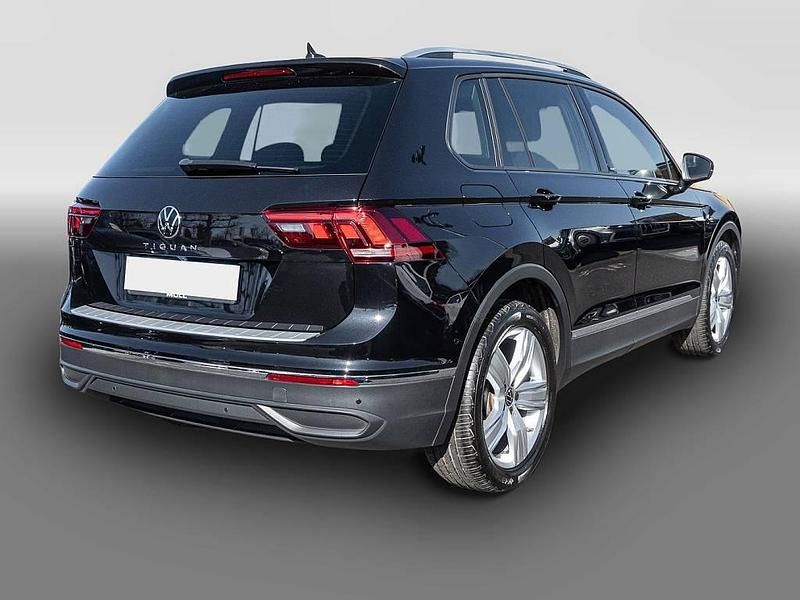 Gebraucht VW Tiguan Active 150 PS (110 kW) 2021 Schwarz SUV