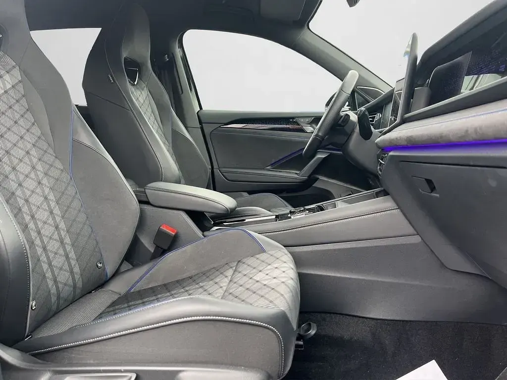 Gebraucht VW Tayron Style 150 PS (110 kW) 2025 Grenadillschwarz metallic (metallic) SUV