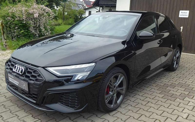Schwarz Gebraucht 2022 Audi A3 Sportback e-tron S-Line Kleinwagen | 25.899 € (Fairer Preis) - Bild 1/4
