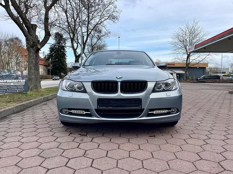 Gebraucht BMW 325 M Sport 218 PS (160 kW) 2006 Grau Limousine