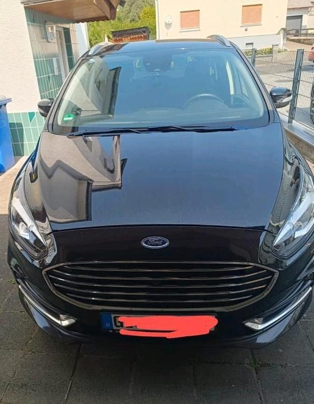 Schwarz Gebraucht 2019 Ford S-MAX S Van / Kleinbus | 19.500 € (Fairer Preis) - Bild 1/4