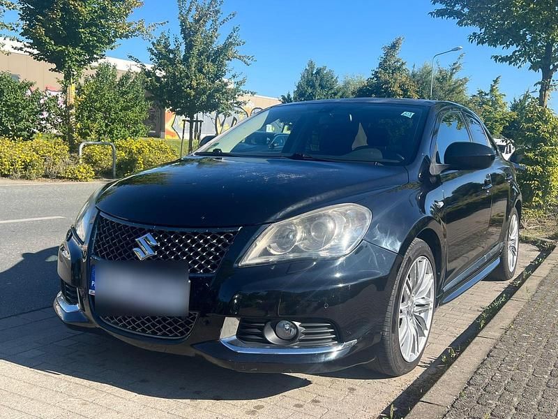 Schwarz Gebraucht 2012 Suzuki Kizashi Limousine | 10.500 € (Fairer Preis) - Bild 1/4