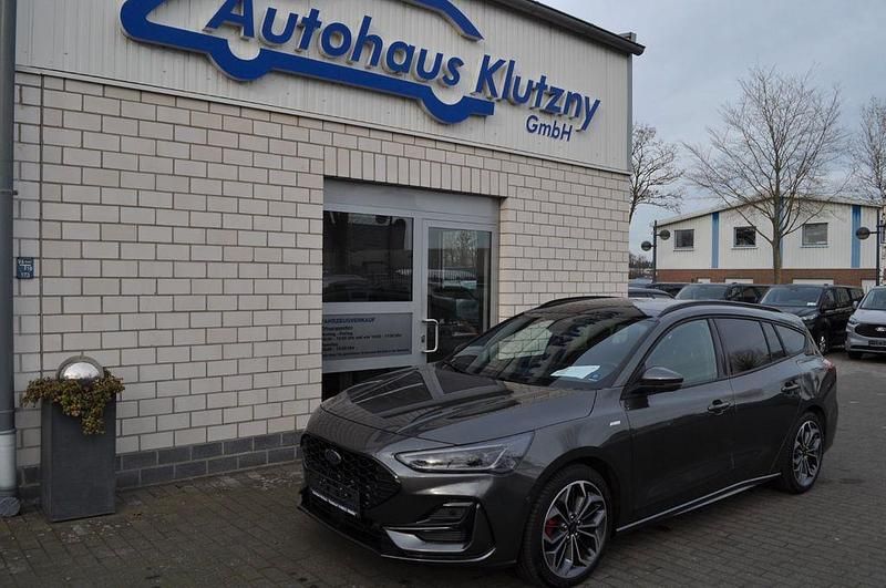 Gebraucht Ford Focus ST-Line X 155 PS (114 kW) 2025 Grau Limousine