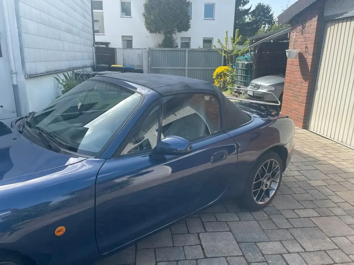 Gebraucht Mazda MX5 110 PS (80 kW) 2003 Blau Cabrio