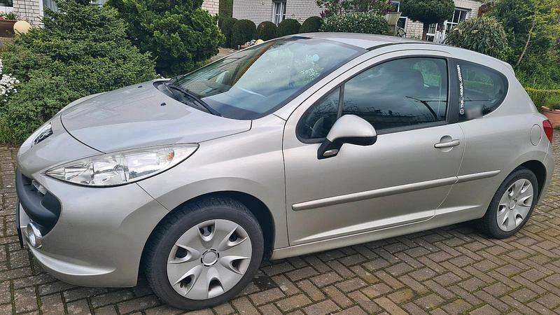 Gebraucht Peugeot 207 74 PS (54 kW) 2007 Grau Kleinwagen