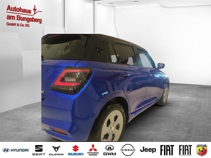 Neu Suzuki Swift Comfort 83 PS (61 kW) 2025 Blau Kleinwagen